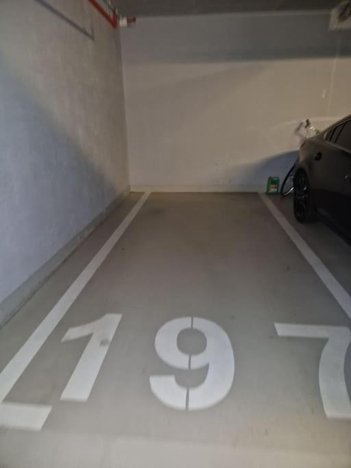 Luxury Princessa & Garage & Cable Tv Channels * Warszawa