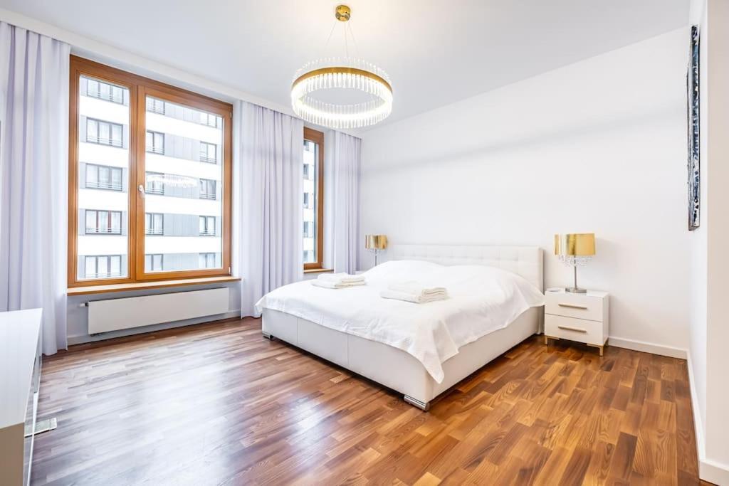 Luxury Princessa & Garage & Cable Tv Channels Apartament *