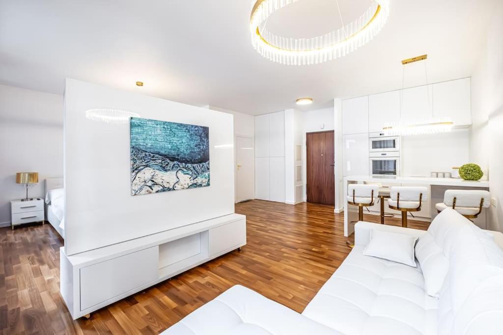 Luxury Princessa & Garage & Cable Tv Channels * Warszawa