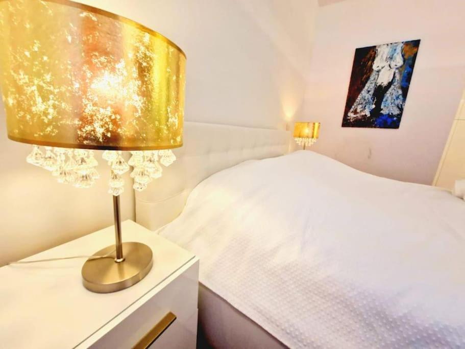 Luxury Princessa & Garage & Cable Tv Channels Apartament